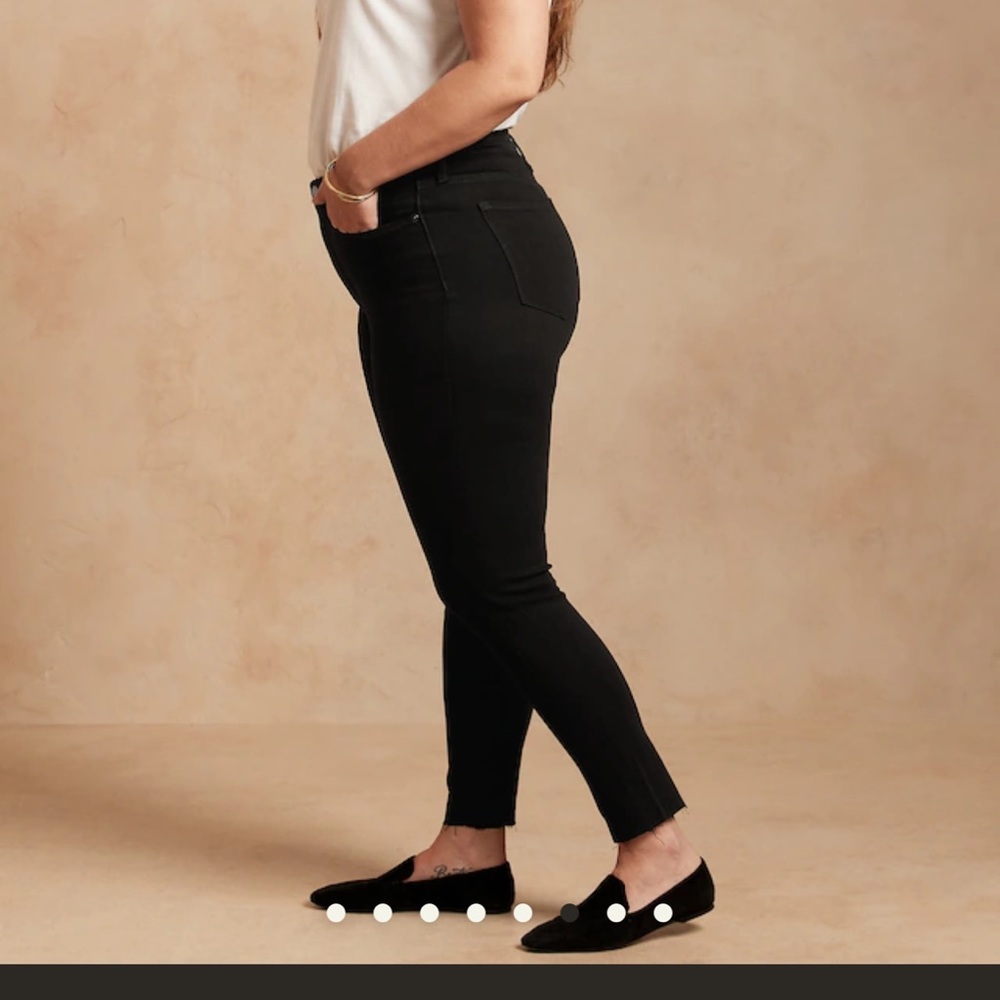 🆕  NEW!! High Rise Skinny Jean - 30